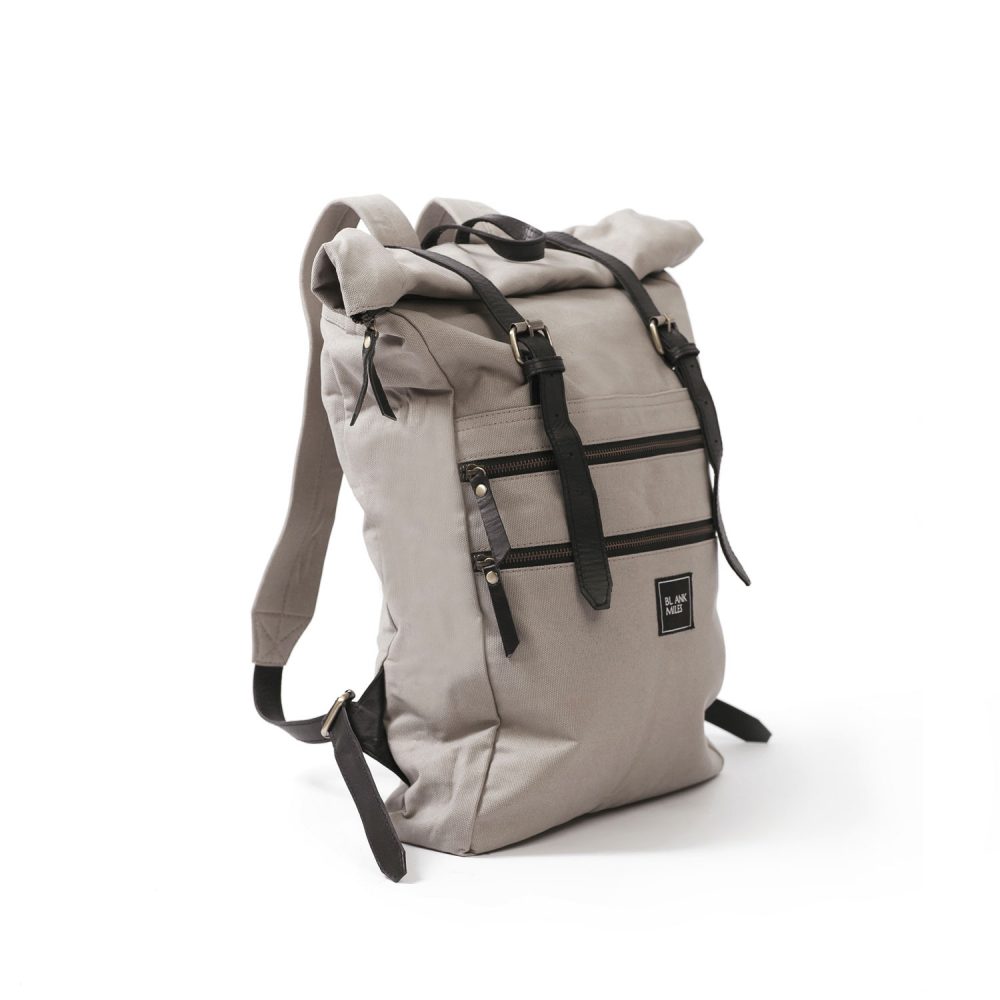 backpack-grey-blank-miles-extended-quarter